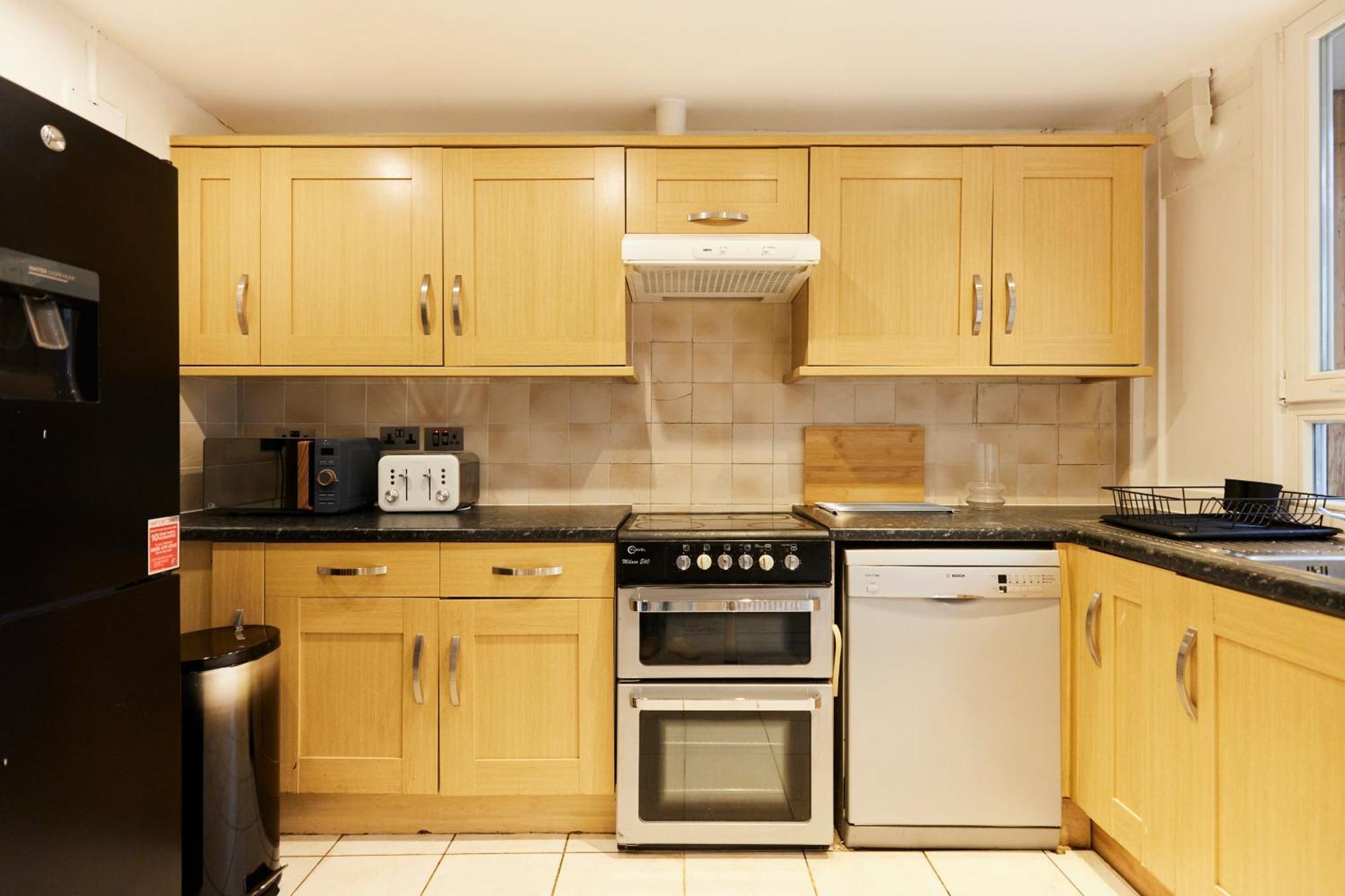 The Kennington Park Crib - Lovely 2Bdr Flat With Garden Лондон Экстерьер фото